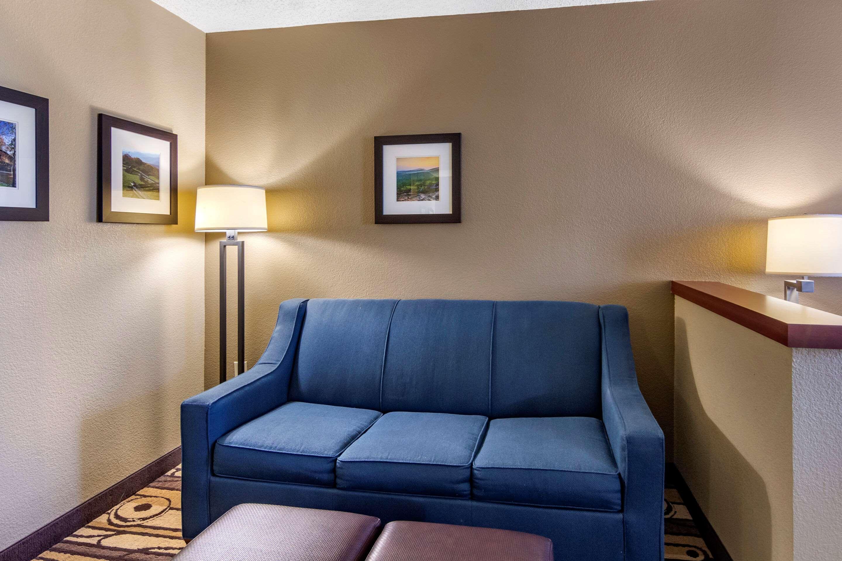 Comfort Inn & Suites Staunton Eksteriør billede